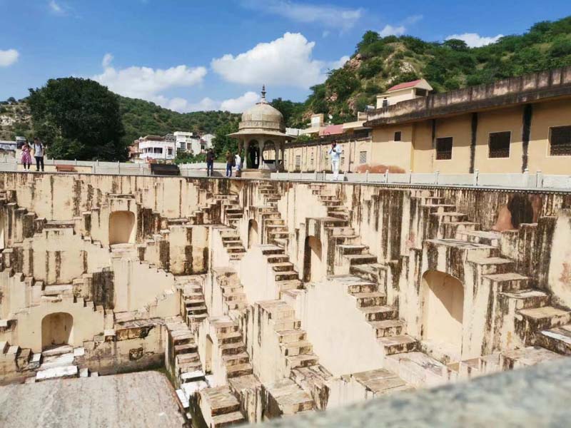 上海知名刑事律師：未成年人案件審理規(guī)范之少年法庭“圓桌審判”規(guī)范