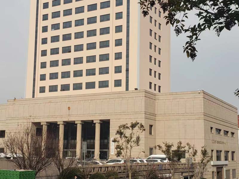 上海知名刑事律師所來講講臨時(shí)搬運(yùn)工竊取鐵路托運(yùn)物資構(gòu)成盜竊罪還是職務(wù)侵占罪