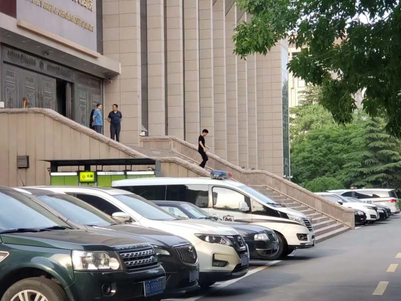 上海擅長刑事辯護(hù)律師為您解答有入室搶劫的情節(jié)在司法實(shí)踐中會(huì)被判幾年